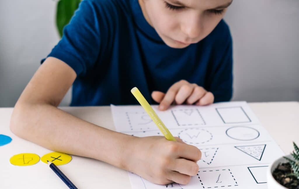 Enfant autiste école