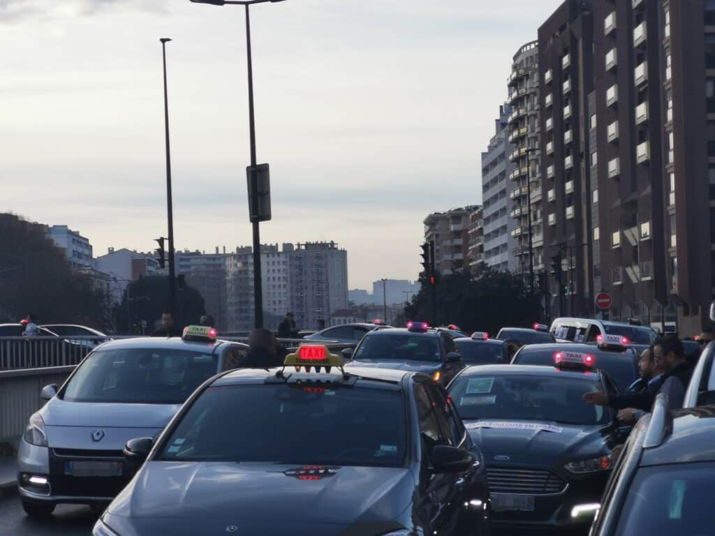 Taxis Toulouse grève manifestation