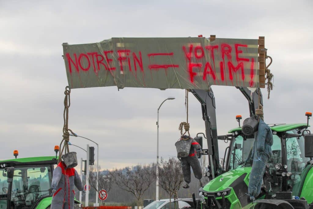 agriculteurs sortie A61 Toulouse