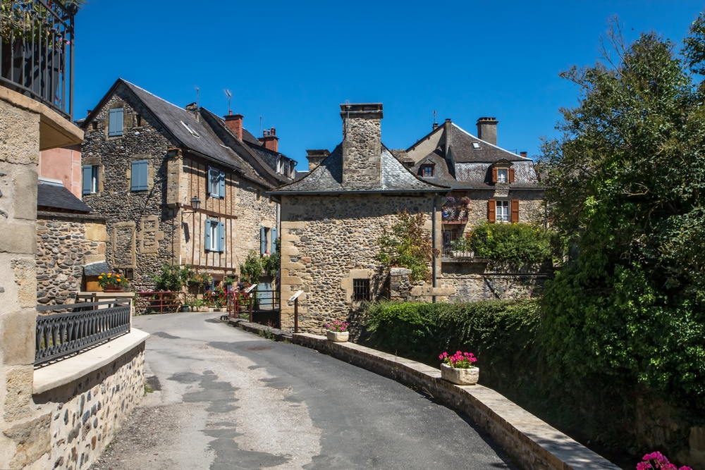 beau village Sainte-Eulalie-d'Olt Aveyron