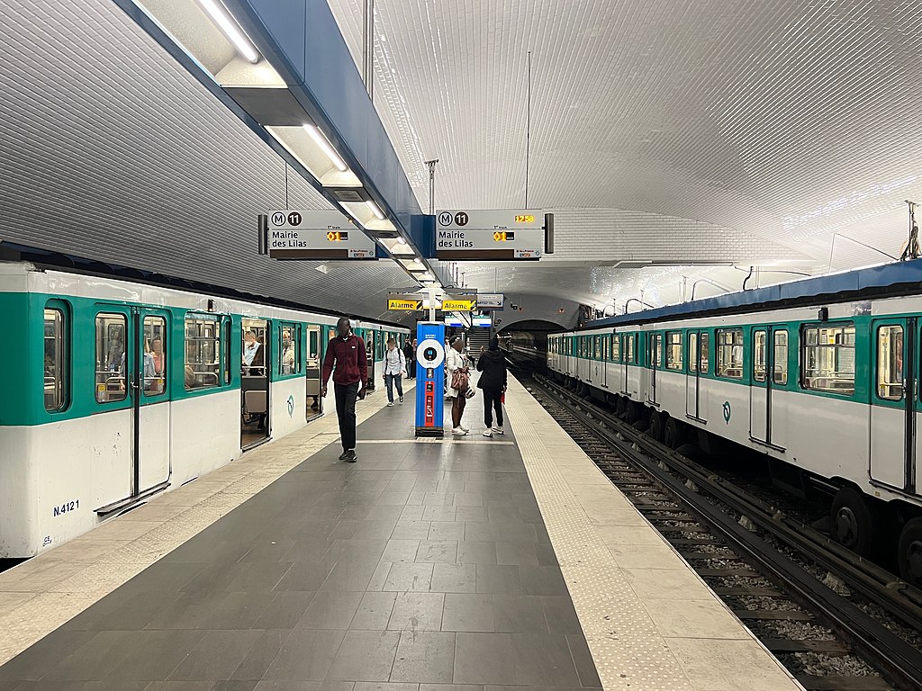 ligne 11 métro travaux