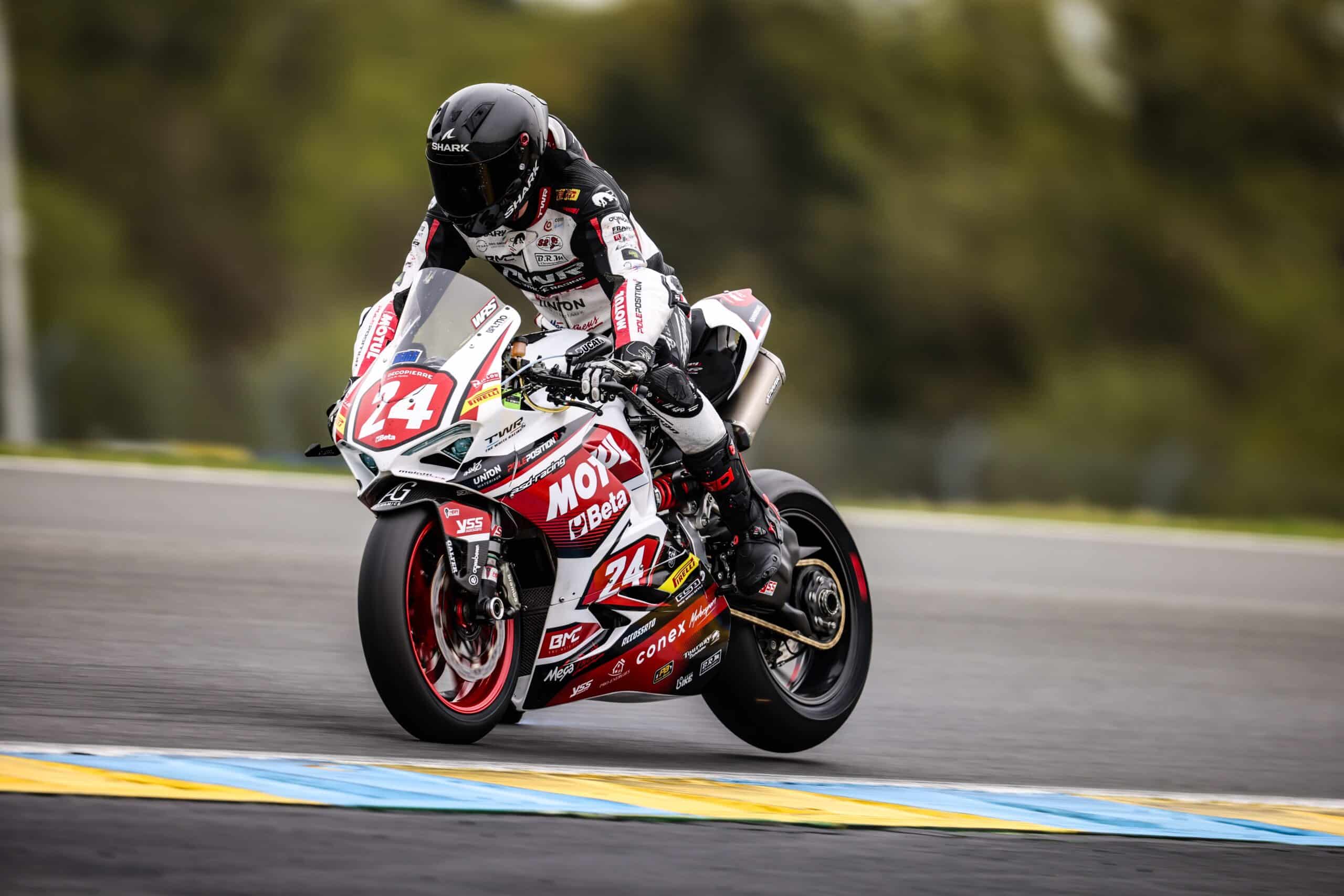 A bord de sa Ducati, Matthieu Gregorio tentera de faire forte impression pour le championnat de France de Superbike. © WJ/ William Voy