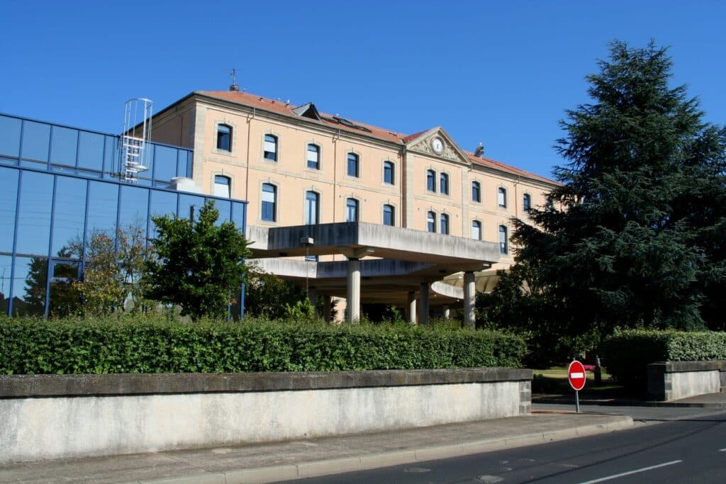 maire agde voyante