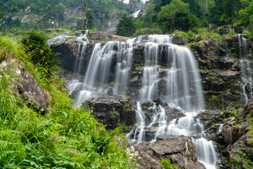 occitanie randonnées cascade printemps