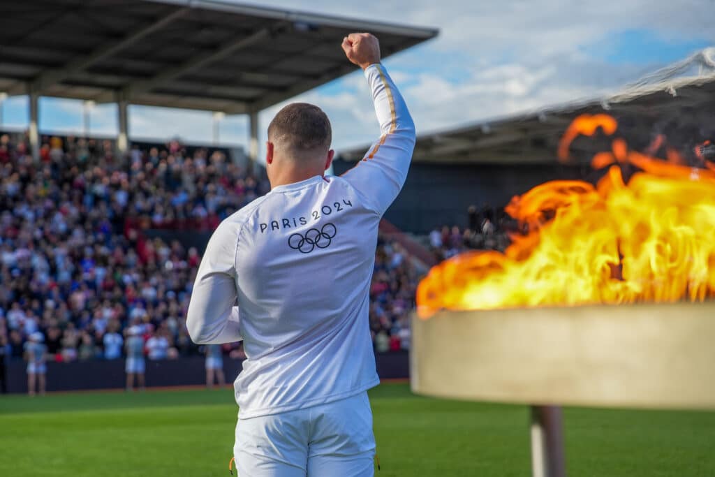 Flamme-olympique-a-Toulouse-©-Paris-2024-Guillaume-Ruchaud-SIPA-PRESS-39-1-scaled.jpg