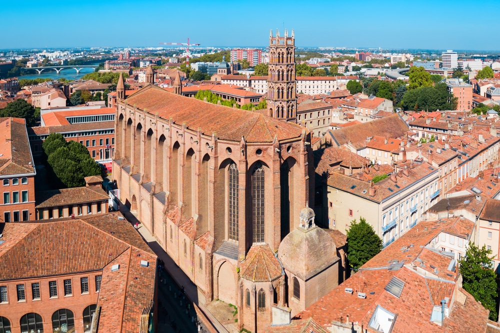 églises cathédrales majestueuses occitanie