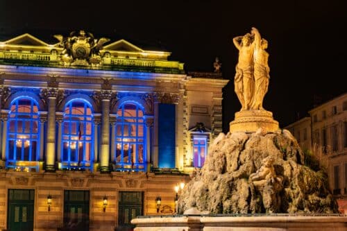 L'Opéra Comédie et sa place éponyme, deux des monuments iconiques de Montpellier.