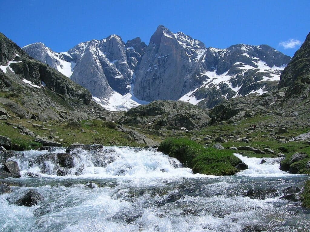 sommets Pyrénées été