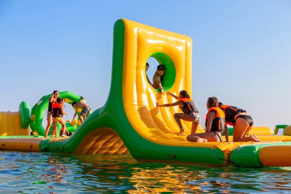 aqua parc jeux gonflables aquatiques baignade Lot-et-Garonne