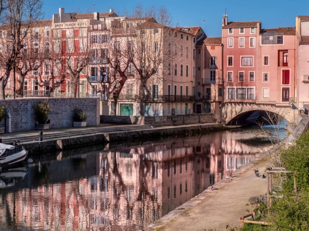 Le fameux Pont des Marchands sur le canal de la Robine, à Narbonne. © Shutterstock - Les images de Phil