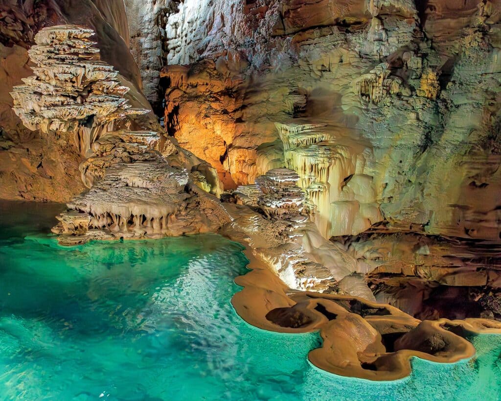 Le Gouffre de Padirac (Occitanie) © Shutterstock - Ingrid Rousseau