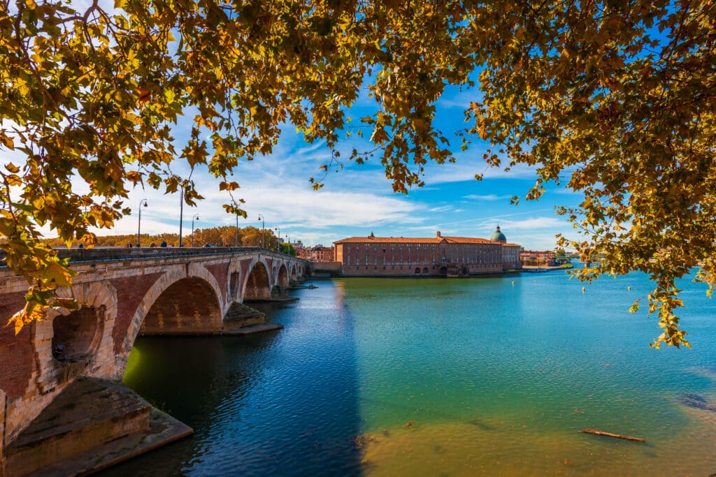 La météo à Toulouse s'annonce clémente pour accueillir l'automne. © Shutterstock - FredP