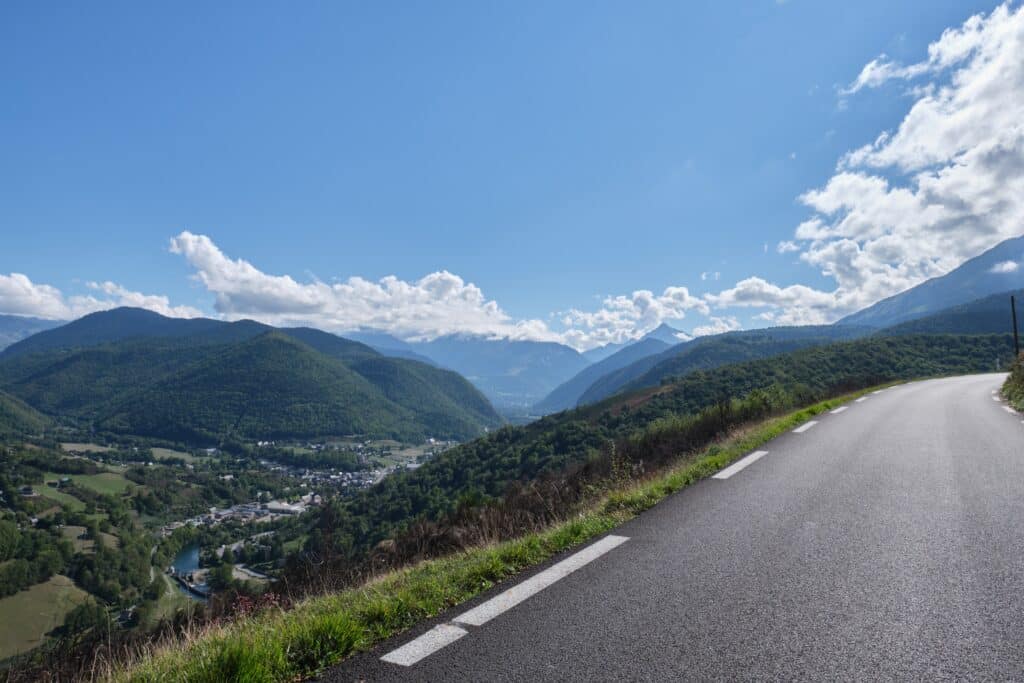 Le Col d'Aspin, devenu célèbre grâce au Tour de France, donne un point de vue sans égal.