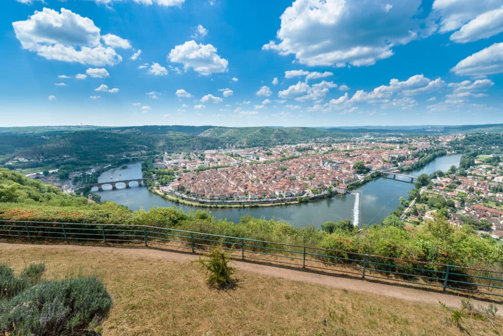 La vue depuis le Mont Saint Cyr (Lot) fait voyager. © Shutterstock - Anibal Trejo