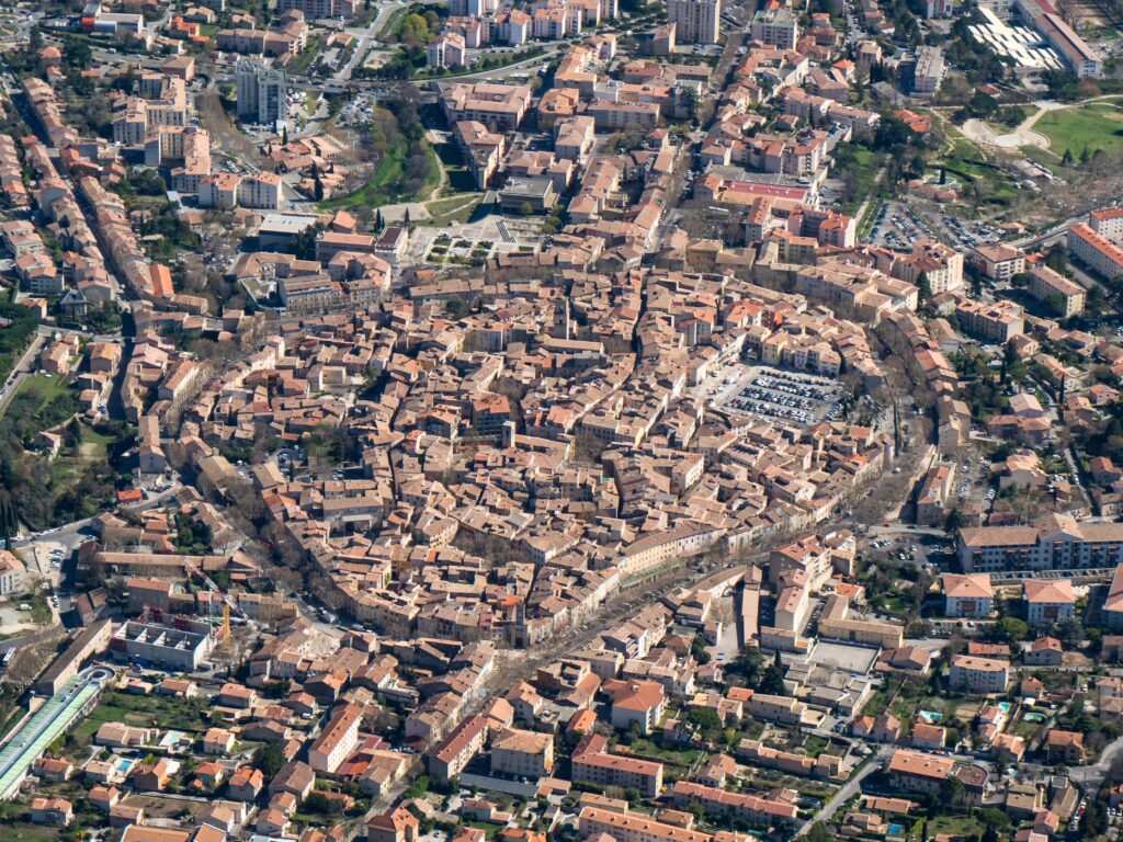 Alpes-de-Haute-Provence foyers riches
