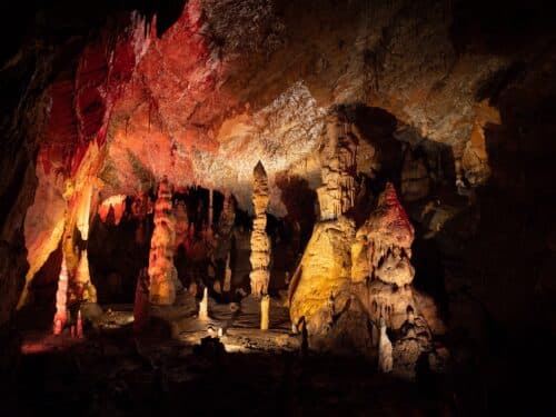 Les grottes de lacave, en Dordogne, une belle aventure géologique à vivre en famille.