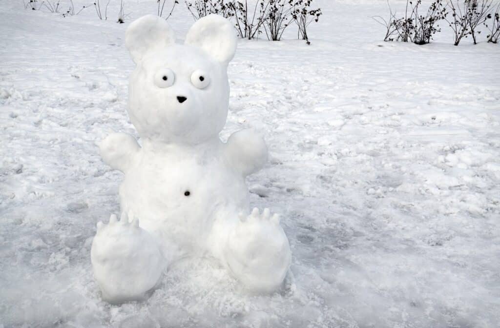 sculpture neige pyrénées activités vacances