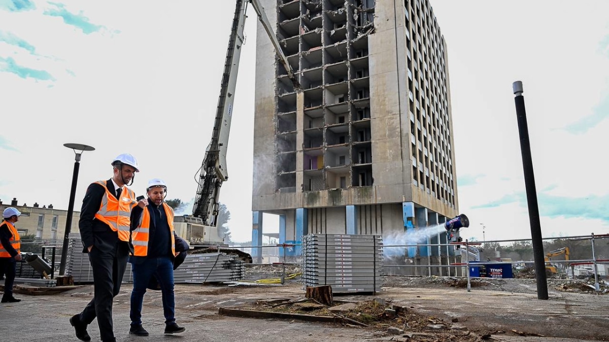 La démolition de la tour d'Assas, à Montpellier, entre dans une nouvelle phase.