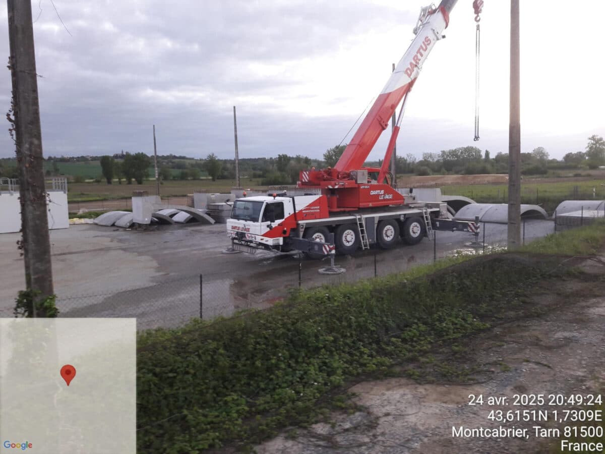 Des livraisons d'éléments de pont sur le chantier A69 pourtant en arrêt