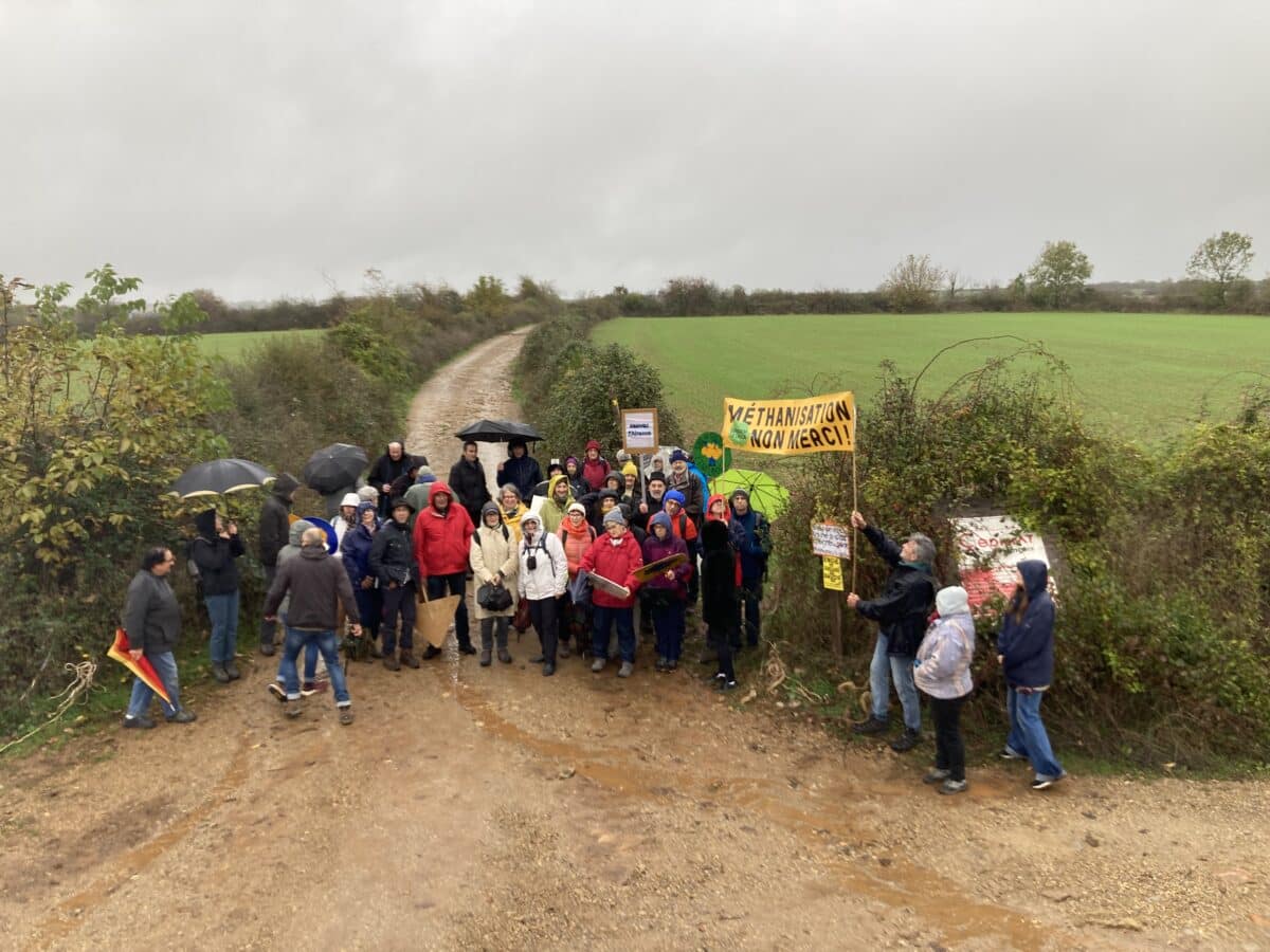 Rassemblement devant le site du méthaniseur en novembre 2023, Bozouls, Aveyron