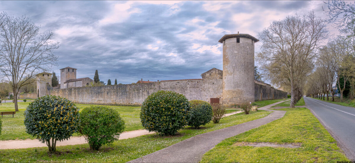 La bastide de Vianne accueille le festival de magie Abracadavianne. ©Markotxe / Deviant Art / CC BY SA NC ND 3.0
