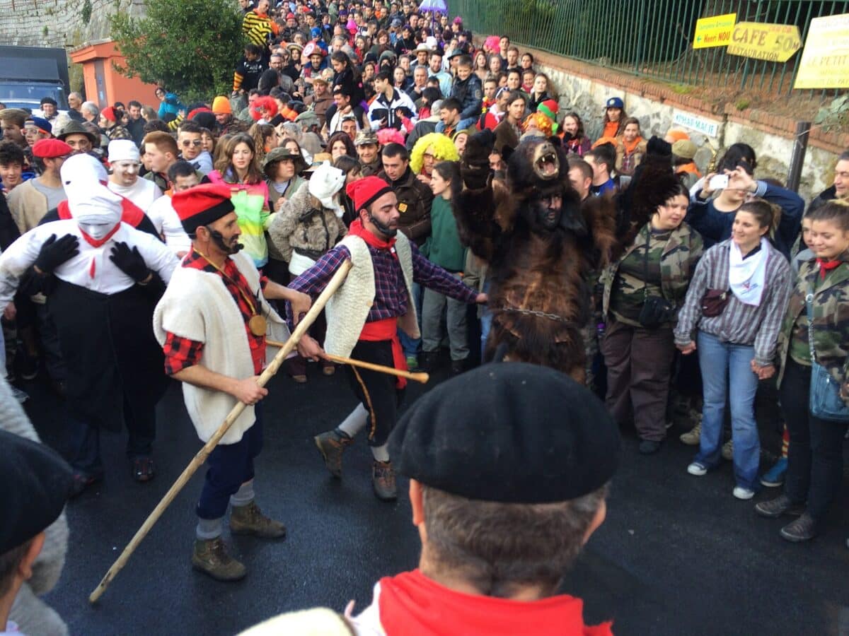 La fête de l'ours de Saint-Laurent-de-Cerdans.