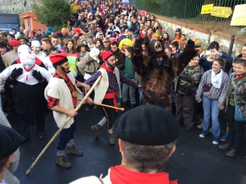 La fête de l'ours de Saint-Laurent-de-Cerdans.