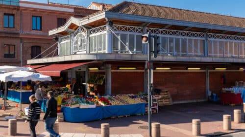 Le marché Saint-Cyprien à Toulouse.