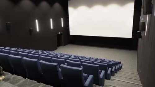 Vue d'une salle de cinéma.