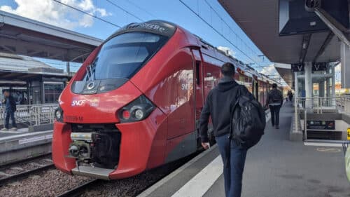Un train en gare de Toulouse-Matabiau.