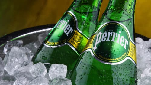 La marque Perrier fait face à une baisse de ses ventes.