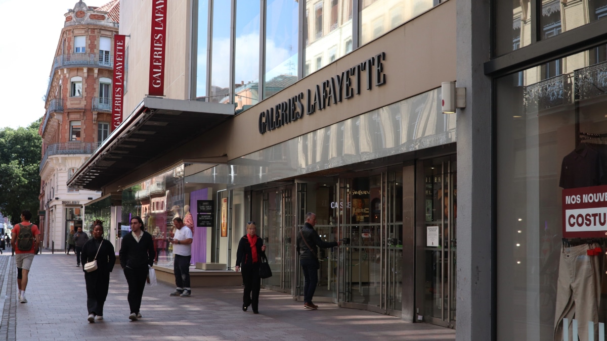 L'entrée des Galeries Lafayette à Toulouse.