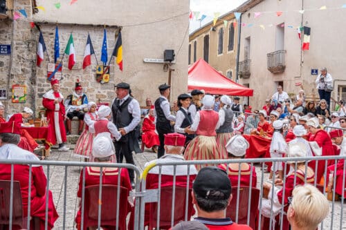 Élection "Roi des Menteurs lors du Festival des Menteurs de Moncrabeau.