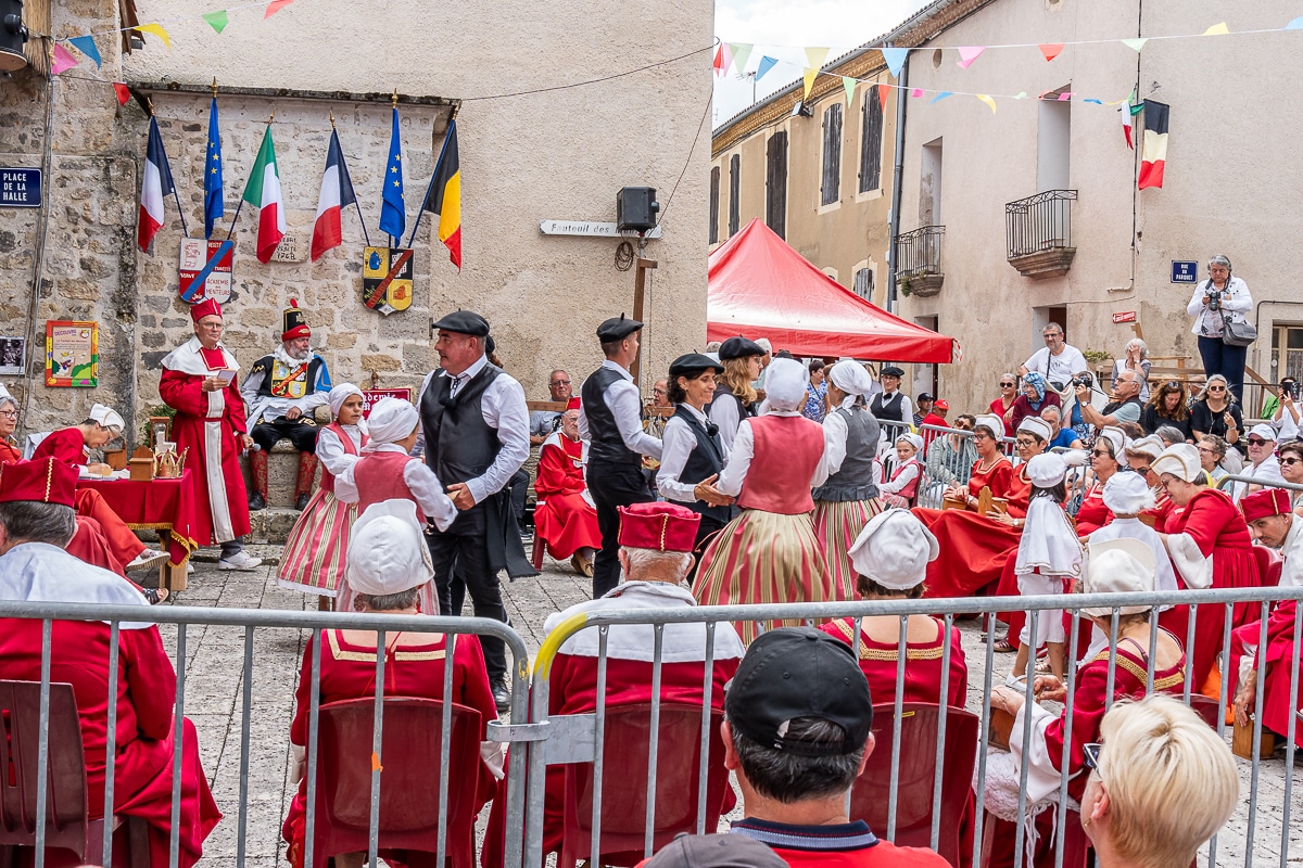 Élection "Roi des Menteurs lors du Festival des Menteurs de Moncrabeau.