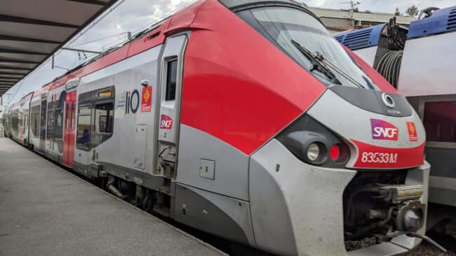 Un train en gare de Toulouse-Matabiau.