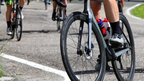 Le Tour de France a été perturbé à l'approche de l'arrivée à Toulouse.
