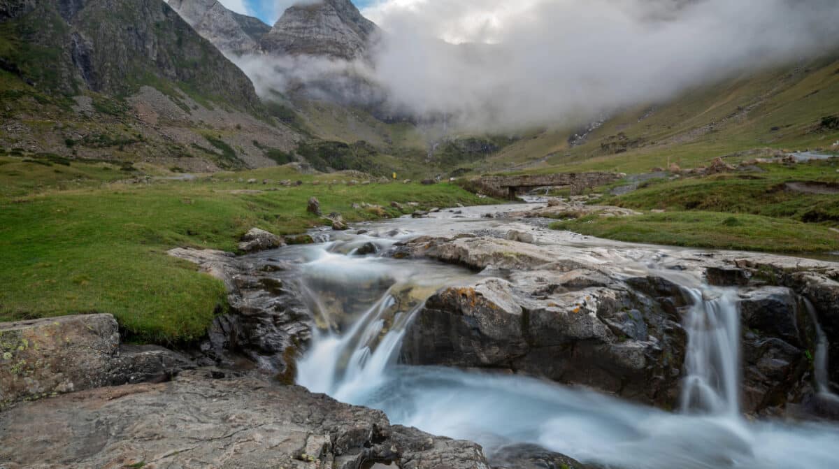 La préfecture des Hautes-Pyrénées met en garde contre la consommation d’eau prélevée dans les ruisseaux, torrents ou lacs de montagne.
