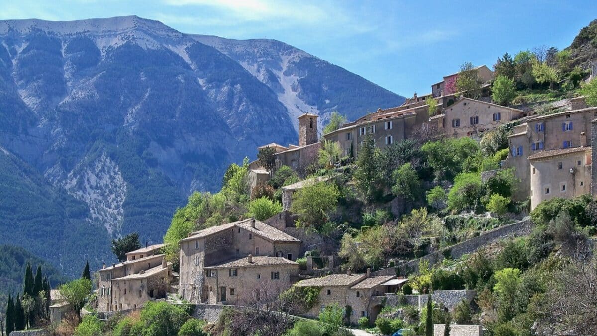 village Vaucluse
