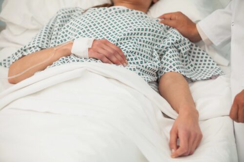 Vaucluse : le procès du médecin accusé d'avoir aidé ses patients à mourir s’ouvre à Paris