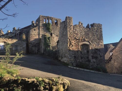 Panat église château