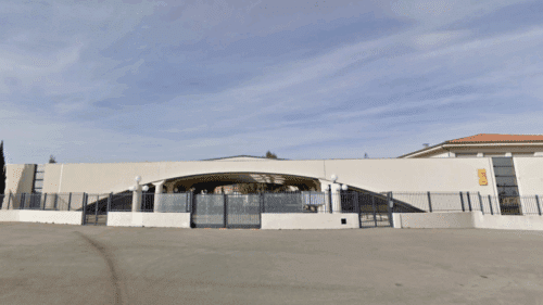 Huit classes du collège Frédéric Desmons de Saint-Geniès-de-Malgoirès ont été fermées à titre préventif après la découverte d’un fléchissement des dalles.