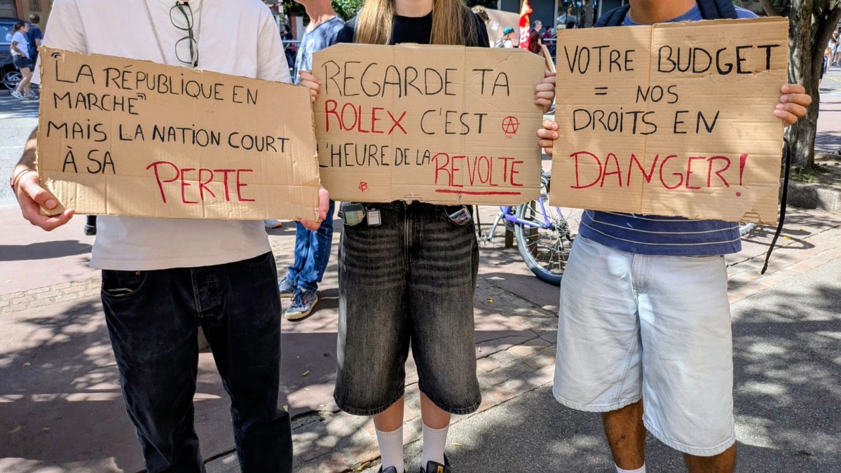 Des jeunes dans la manifestation à Toulouse.