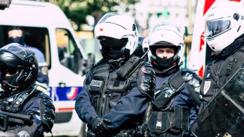 Bloquons tout en Aveyron : à Rodez, une centaine de manifestants a bloqué la rocade au niveau du rond-point Saint-Félix.