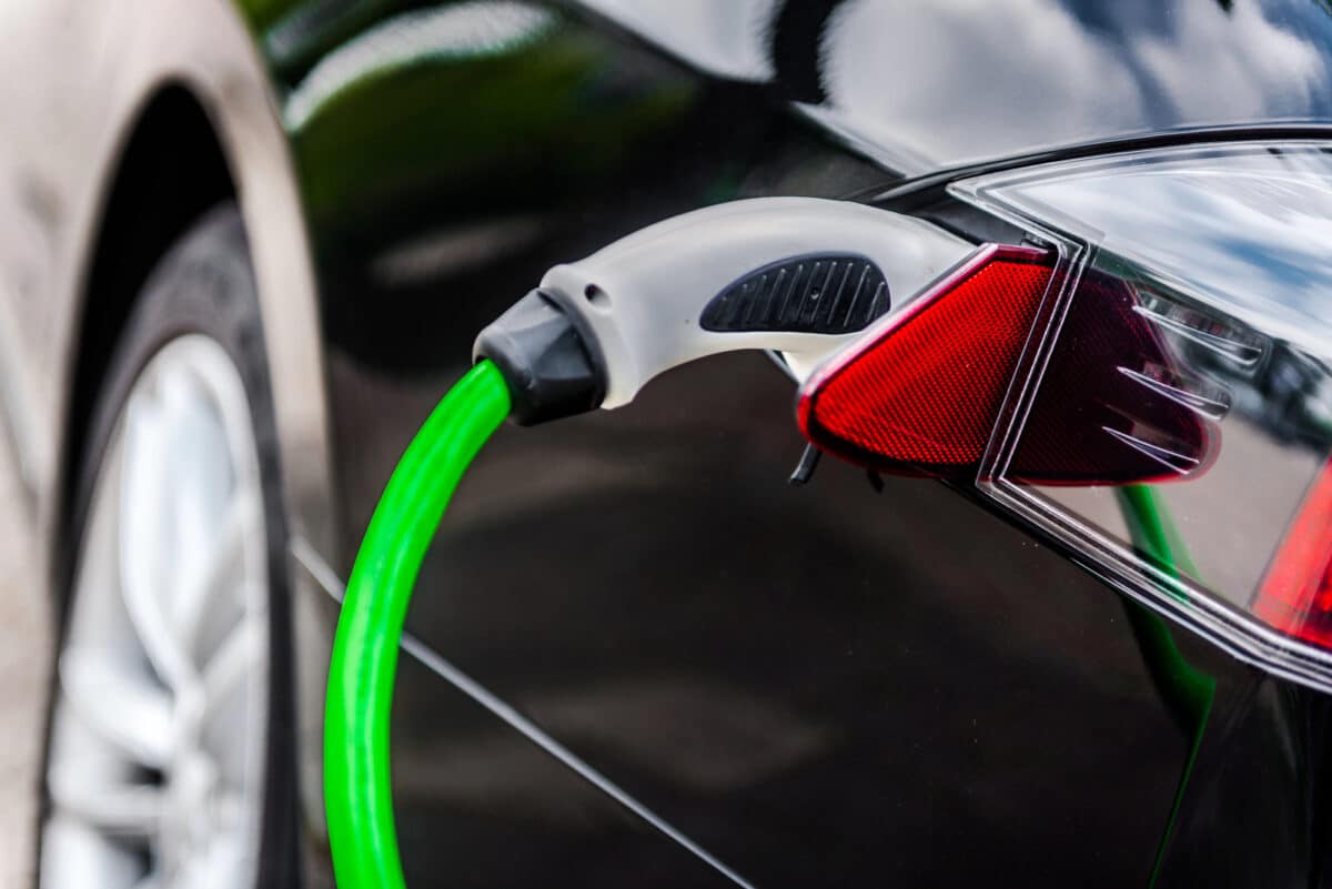 Voiture electrique recharge borne