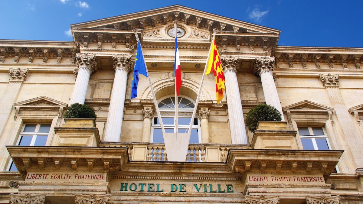 Municipales 2026 : Olivier Galzi, ancien présentateur du 20 heures, brigue la mairie d’Avignon.