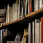 Une médiathèque provisoire ouvre ses portes à Pissevin, à Nîmes.